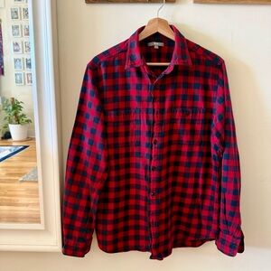 Uniqlo Red and Black Plaid Men's Shirt